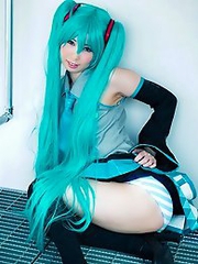 While other ero cosplayers only like to tease, Miku Oguri wants to bare all under her vocaloid costume.