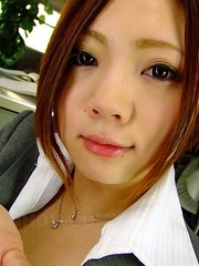 Iroha Kawashima pleases her boss