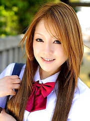 Teen chick Ria Sakurai shows off