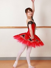 Ballerina Ririka Suzuki shows off