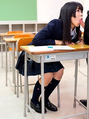 Schoolgirl Shinjo Nozomi with shaved pussy