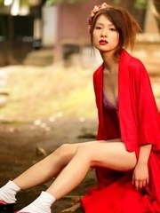 Saki Seto takes geisha outfit off and shows leering curves